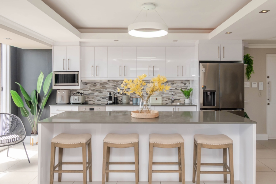 To Let 2 Bedroom Property for Rent in Green Point Western Cape